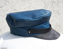 newsboy cap - blur
