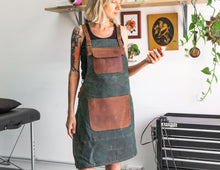 english-style garden apron