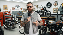 Сірий шкіряний жилет Motorcycle Club – байкерський жилет | FashionRacing