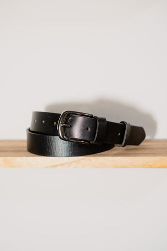 Handcrafted Black Leather Belt – Genuine Full-Grain, Classic Men’s Belt with Matte Black Buckle, Personalized Gift