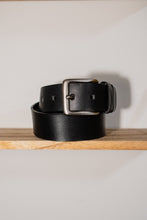 Handcrafted black leather belt with silver rectangular buckle – genuine full-grain men’s belt, classic design, personalized gift option