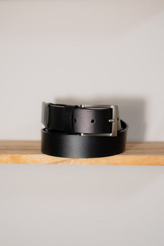 Handcrafted black leather belt with brushed silver square buckle – genuine full-grain men’s belt, personalized artisan gift