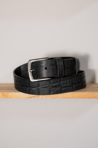 Handcrafted black crocodile-embossed leather belt with brushed silver buckle – genuine full-grain men’s belt, artisanal design, personalized gift