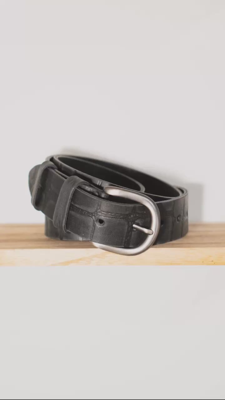 Handcrafted men’s leather belts by fashion racing custom leather – personalized gift